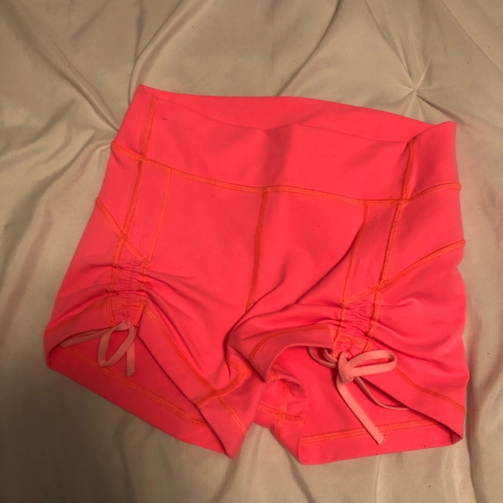 Lululemon shorts size 6